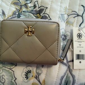 Tory Burch Kira Diamond Quilt Small Zip Around Wallet Light Stone